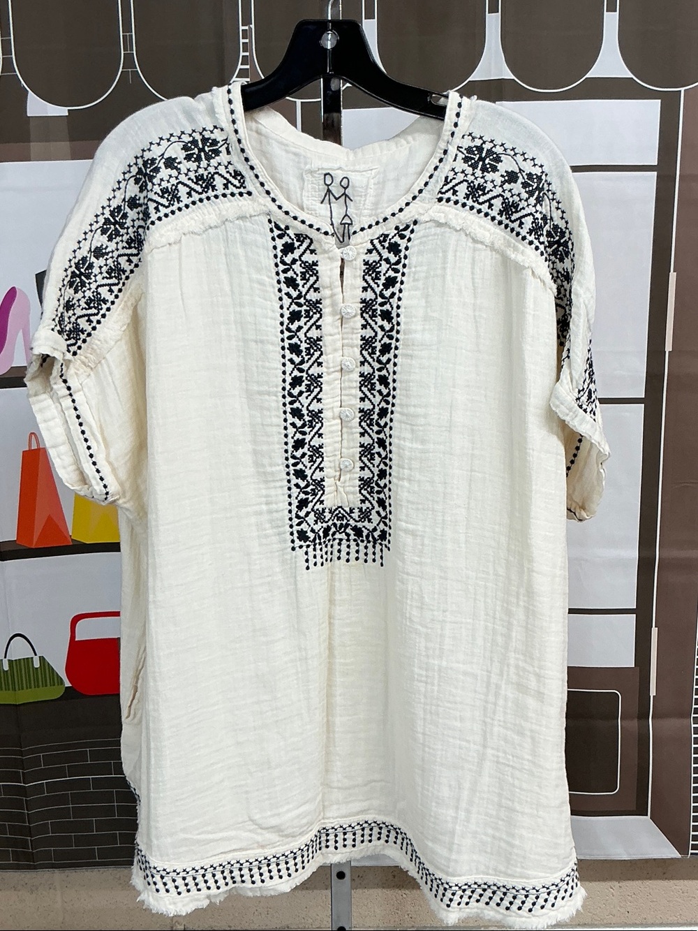 Johnny Was Cream Tunic with Black Embroidered Trim size lg #2279